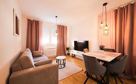 Cherry Apartment